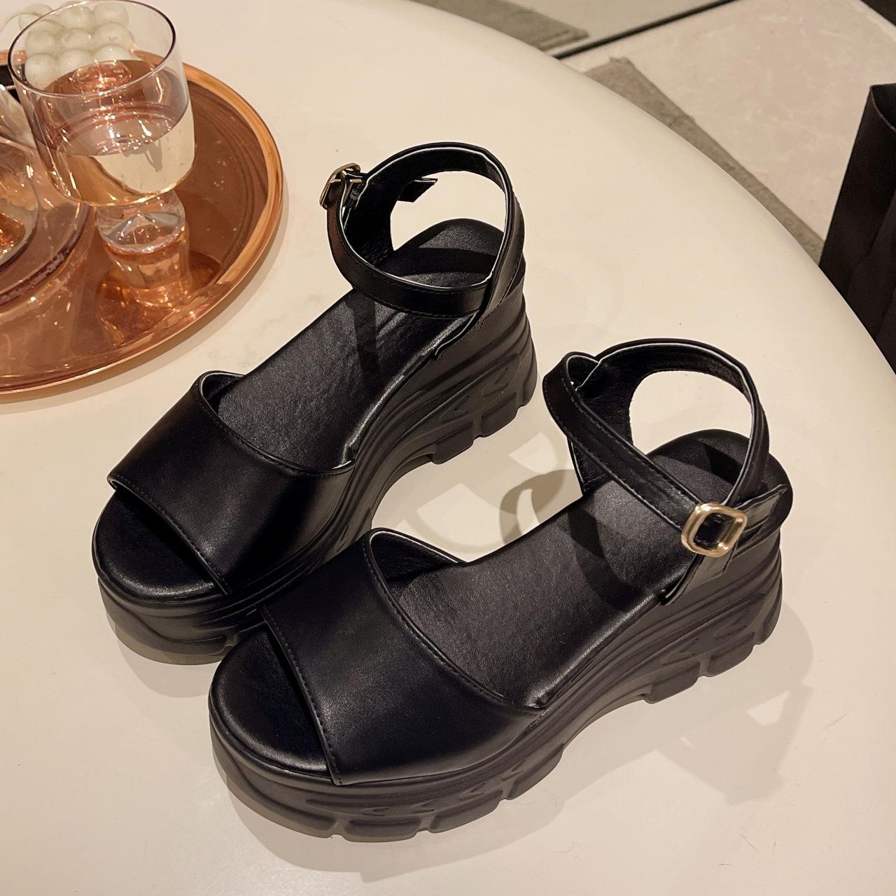 

European and American high-heeled sandals large-size waterproof table fashion sandals with open-toed leather sandals beach shoes women 41 чёрный