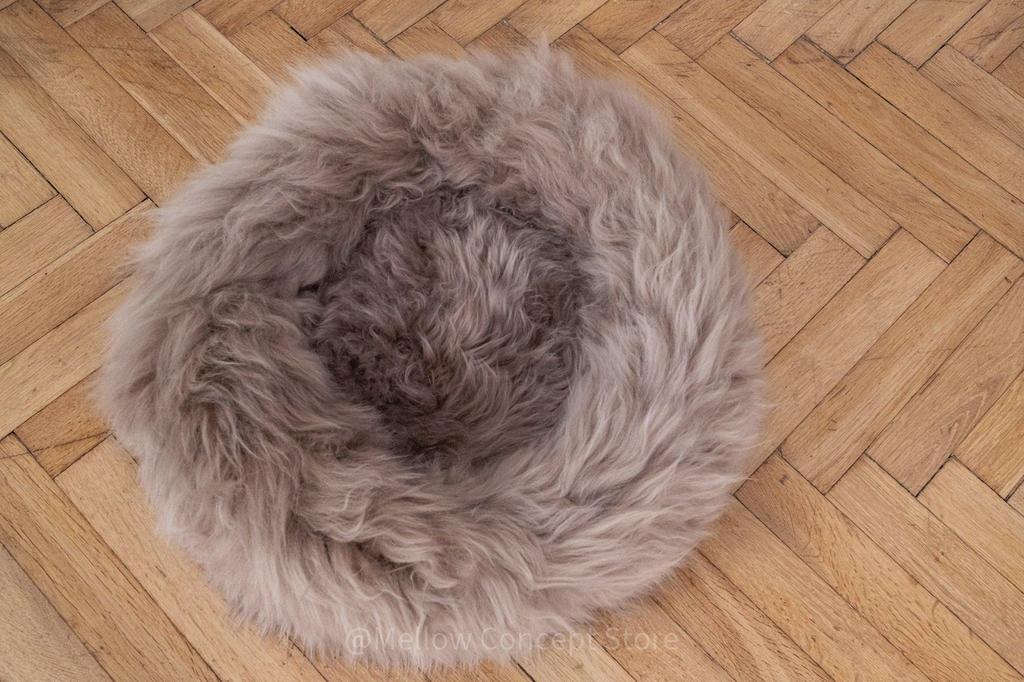 Round Natural Sheepskin Pet Bed - Greige 40 Cm