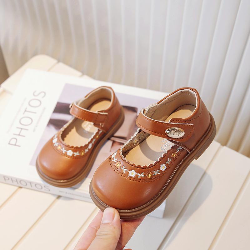 2024 Mädchen Lederschuhe Französischer Stil Runde Zehenpartie Blumenstickerei Niedliche Kinderschuhe Rutschfest Frühling Herbst Neue Kinderschuhe PU