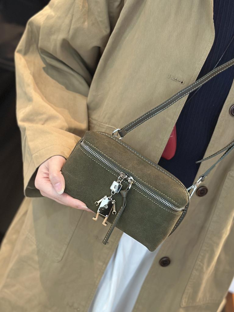 This Crossbody Small Square Bag Is A Fashionable, Versatile and High-end Single-shoulder Bag