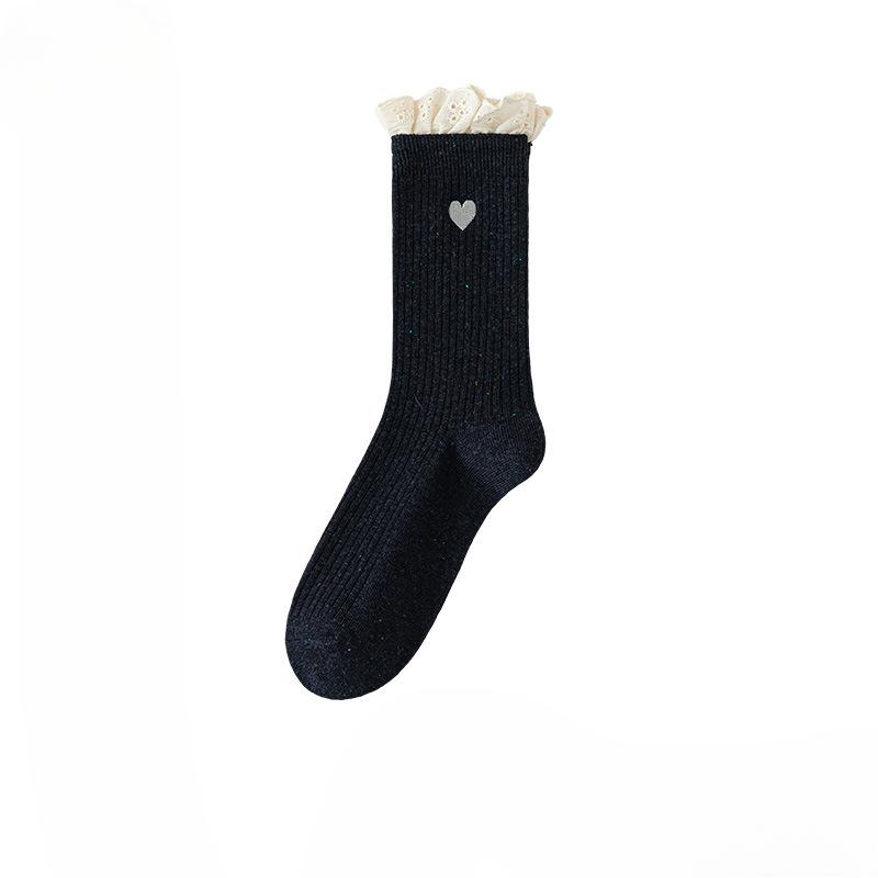 Female Autumn and Winter Love Embroidered Lace Breathable Sweat Absorbent Tube Pile Pile Cotton Socks