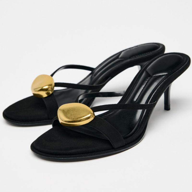 

Модные Новые Летние Удобные Женские Сандалии Черные Металлические Декоративные Женские Сандалии Верхняя Одежда Модные Повседневные С Открытым Носком Тонкий Каблук Шлепанцы 38