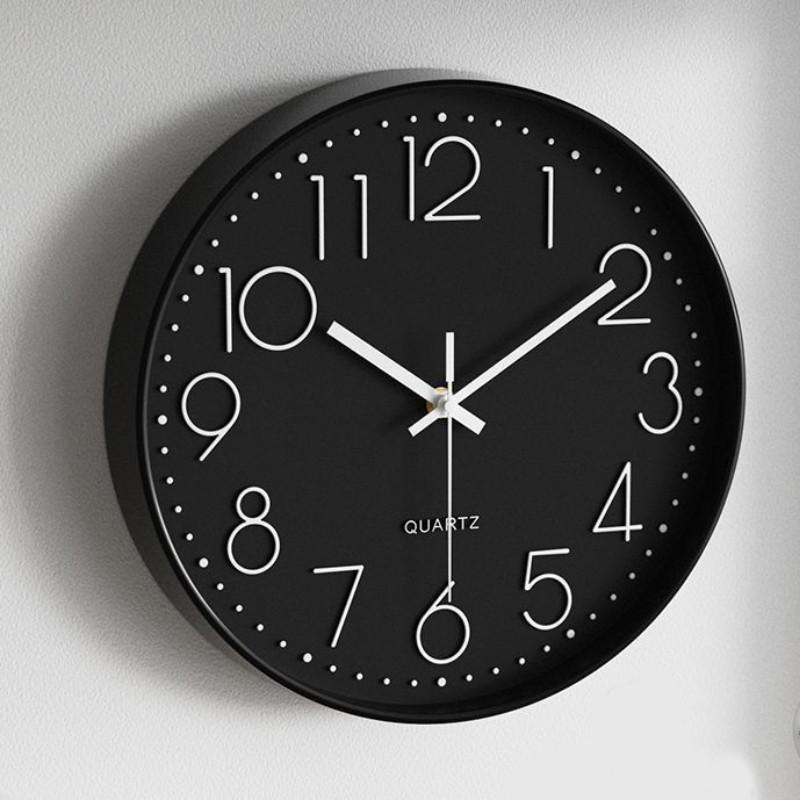 Modern Round Quartz Wall Clock With Silent Motion For Living Room Decor