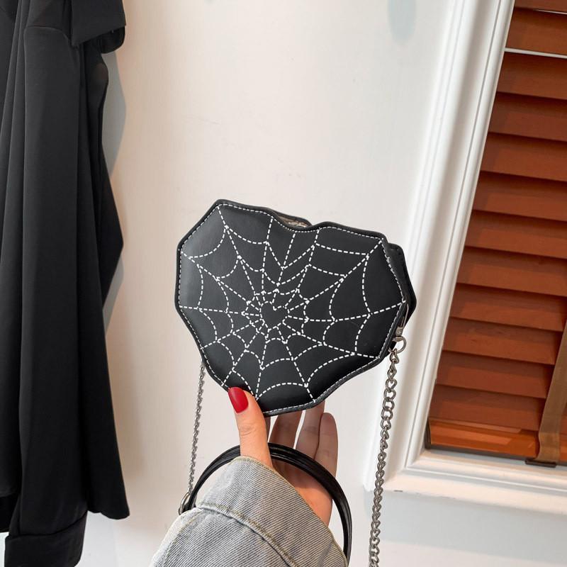 

Stylish Heart Bat Shaped Embroidered Chain Shoulder Crossbody Bag 2024 In Beige чёрный