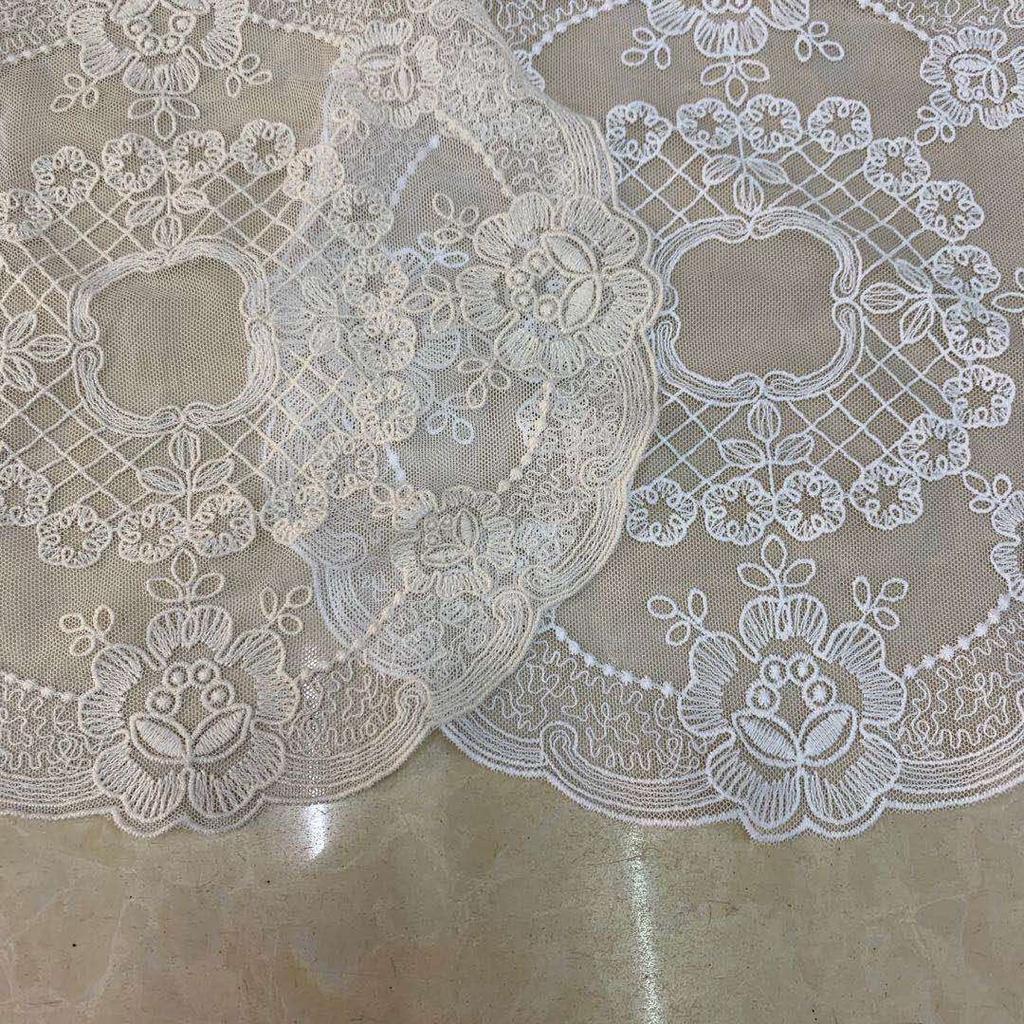 1pc Retro Style Lace Placemat,Embroidered Lace Three-dimensional Table Decoration,Flower Design Meal Mat Round Dining Decor