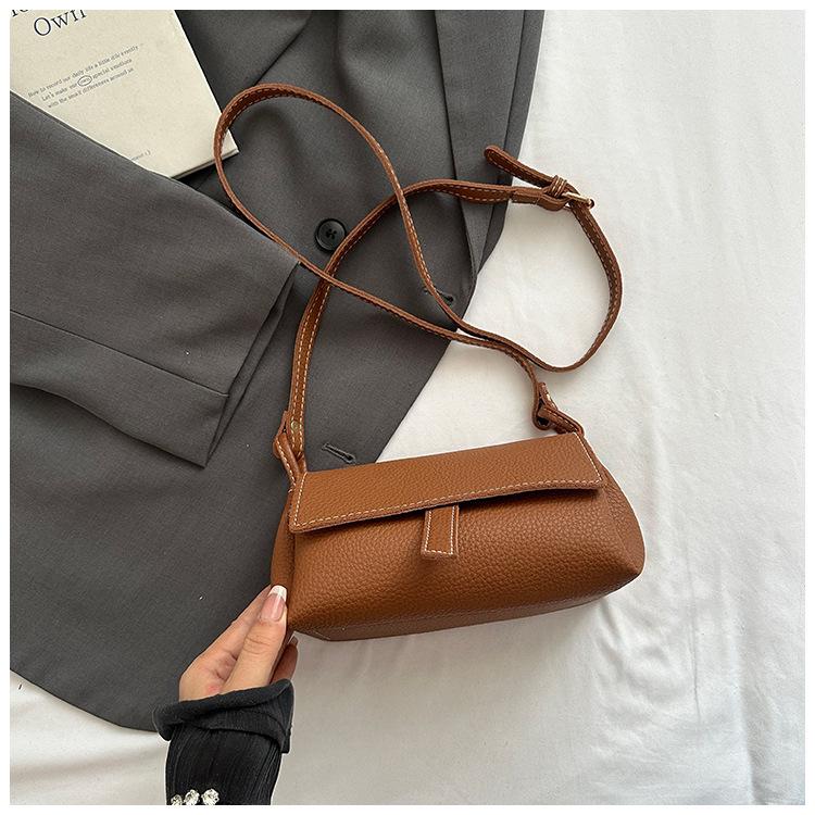 Korean version of simple and versatile women's messenger bag 2025 summer new commuter shoulder bag fashionable small square bag