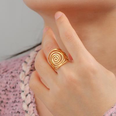 LIKGREAT Retro Pierścionek Otwarty Spiralny Wzór Geometryczny Węzeł Celtycki Pierścionki na Palce Irlandzki Amulet Regulowana Biżuteria ze Stali Nierdzewnej Prezent