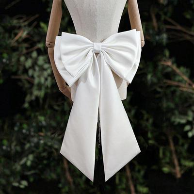 Abito da Sposa Bianco in Raso da Donna con Strascico e Grande Fiocco - Abito da Sera e Accessori per Sfilate di Moda e Spettacoli Teatrali