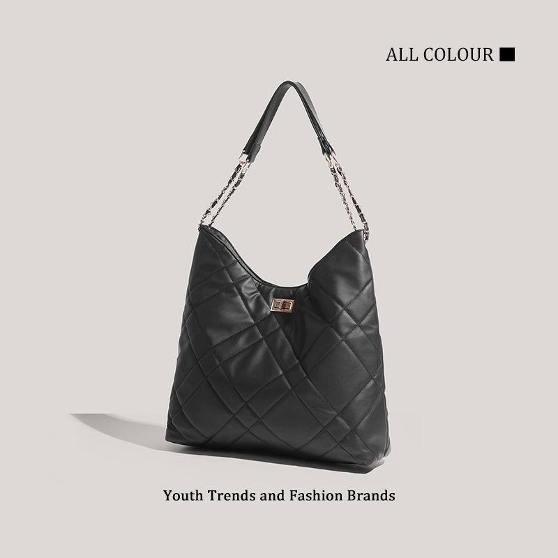 Xiaoxiang Rhombus New Temperament Commuter Shoulder Messenger Bag Large Capacity