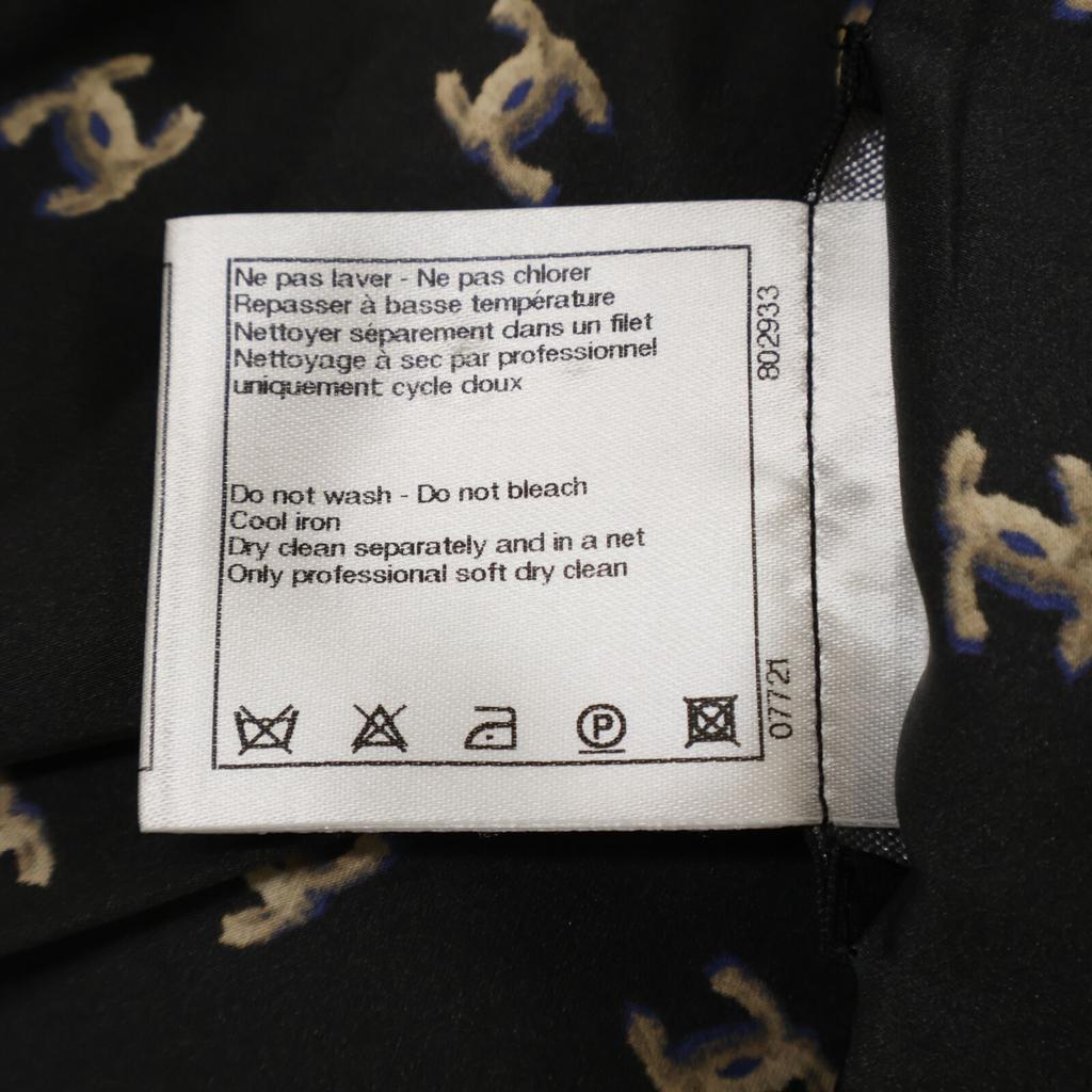 CHANEL [Excellent Condition] P44329V32715 CC Logos All-Over Print 100% Silk Sleeveless Top dress 38 blackUsed