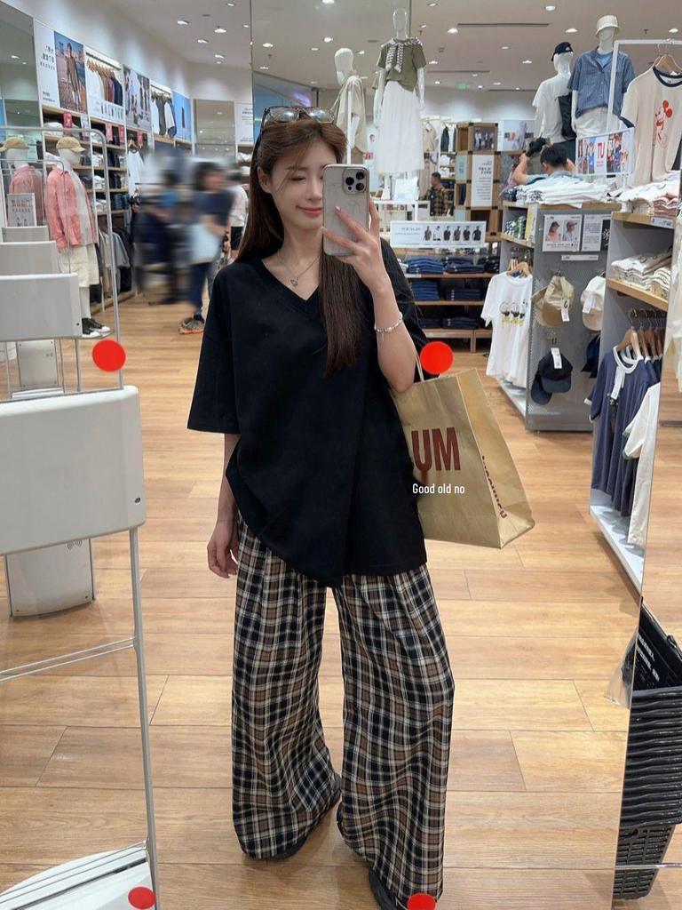 Women's Relaxed Fit Korean V-Neck Oversized T-Shirt - Short Sleeve, Mid-Length, Slimming, White, Perfect for Spring, Summer & Autumn