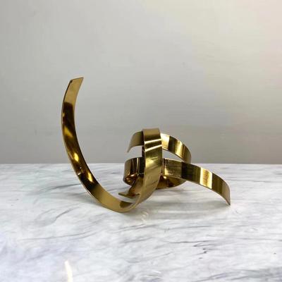 Decoración para el hogar
– Estatuillas