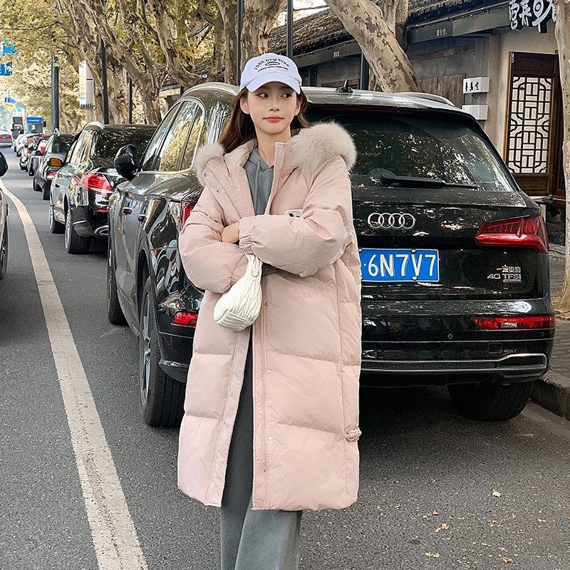 Down cotton-padded clothes, new big fur collar, long knee-length cotton-padded clothes, thickened fashionable winter cotton-padded jacket.
