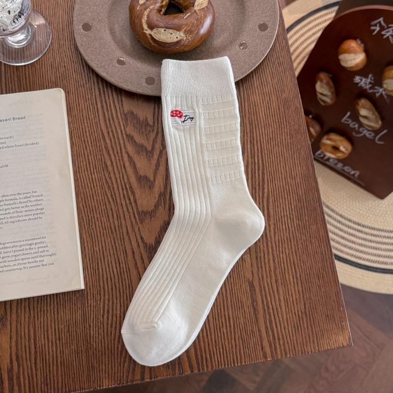 Fall/Winter Women's Spring/Summer Fine Combed Cotton Mid-Calf Stockings with Mushroom Embroidery and Boneless Layered Design