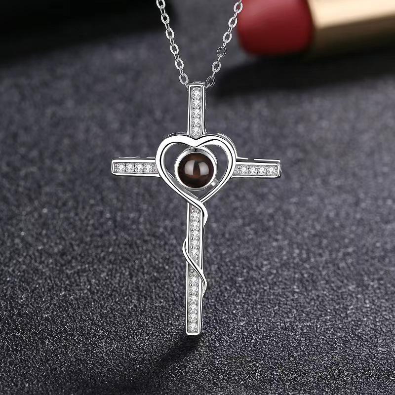 Customized Love Photo Necklace: 100 Languages 'I Love You' Pendant - Ideal for Christmas & Valentine's Gifts