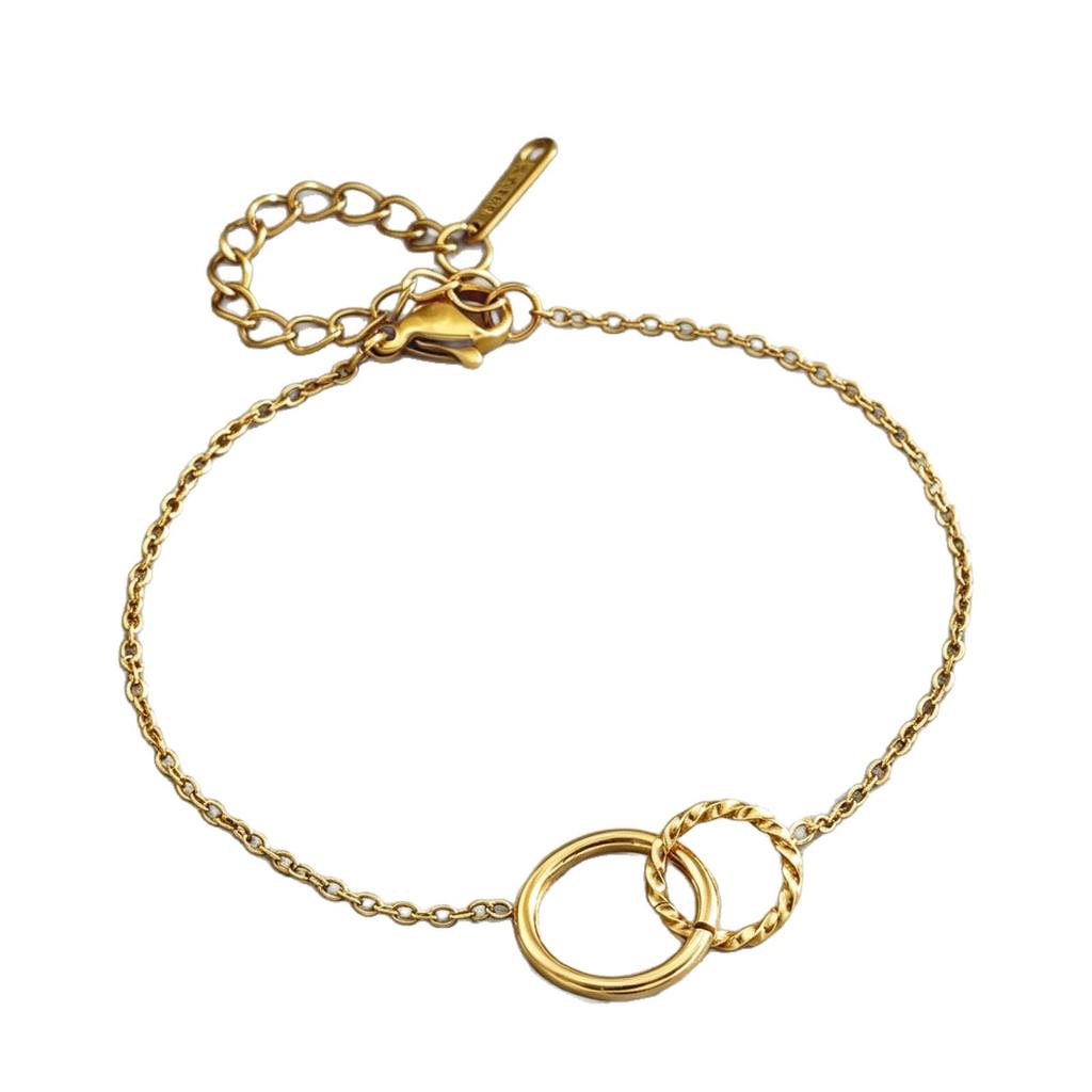 Double-ring light luxury titanium steel bracelet, exquisite new design with simple interlocking letters, a bracelet that never separates