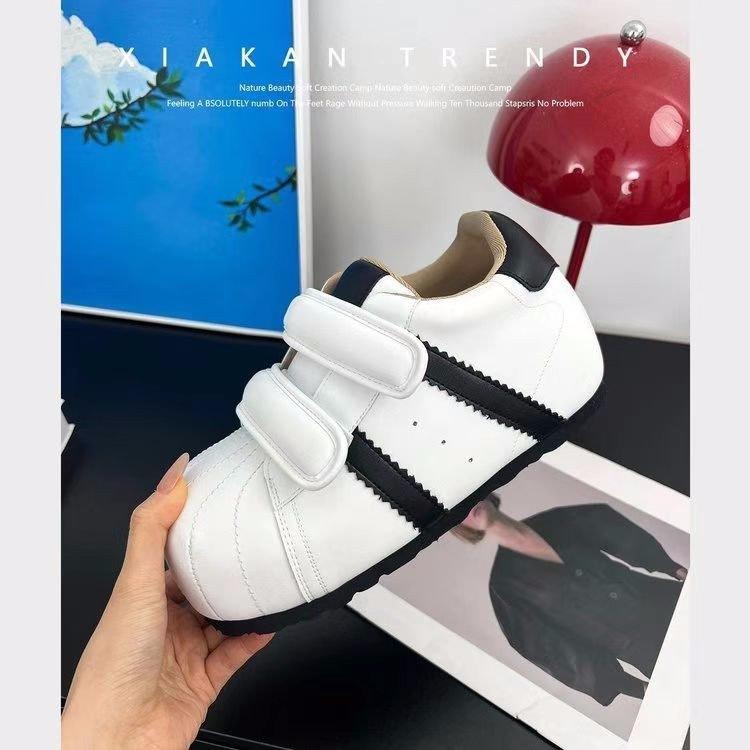 Retro bequeme flache Damen Herbst neue vielseitige höhenerhöhende weiße Schuhe Shell Head Freizeitschuhe
