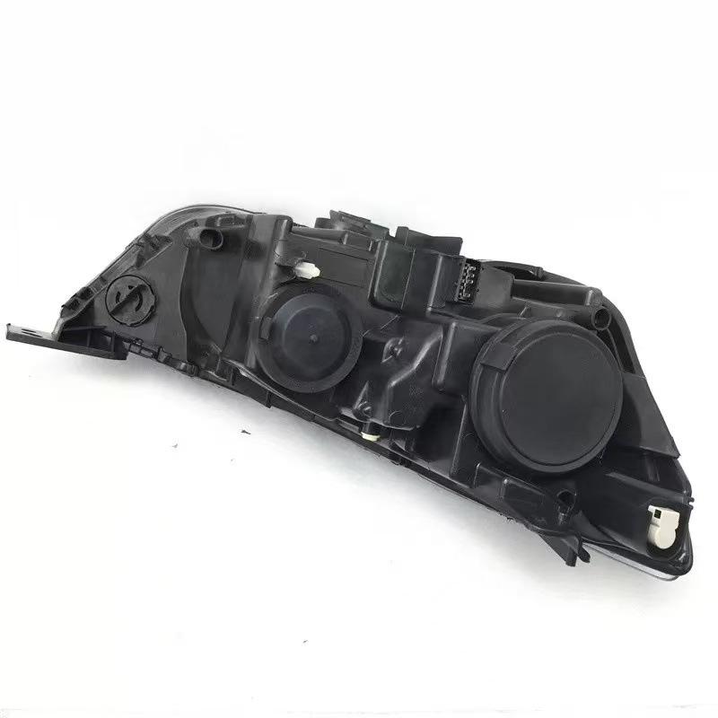 2012-2015 Citroën C4 Sedan & Hatchback Headlight Assembly