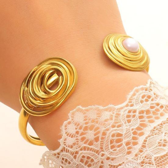 Goldene Manschettenarmbänder für Damen Vintage Blume Schmetterling Sonne Muschel Boho Armreifen Breites Offenes Manschettenarmband Schmuck für Sie
