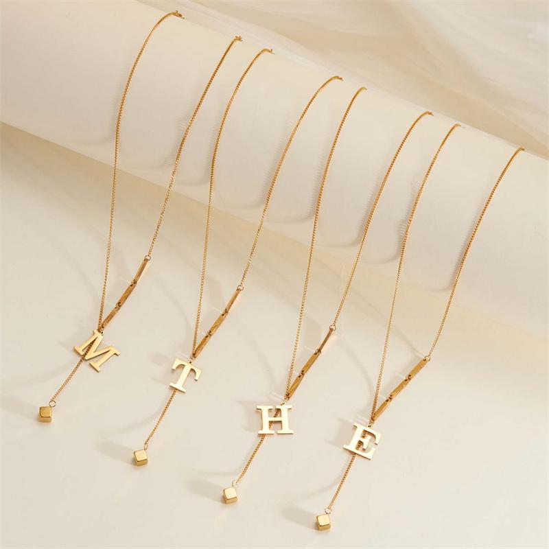 Stainless Steel Metal 26 English Letters Necklace for Women Fashion Gold Color Chain A-Z Alphabet Clavicle Necklace Jewelry Gift