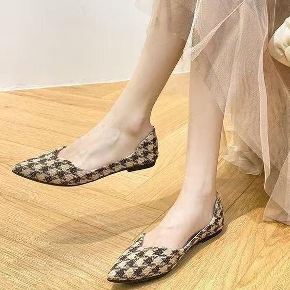 Khaki Flats Spring and Autumn Single Shoes Women's 2025 New Spring and Autumn Shallow Mouth Shoes Temperament Lady Large Size Pointed Ladyshoes