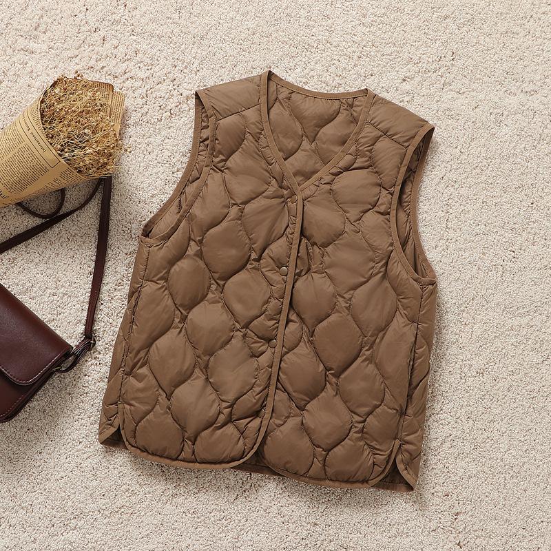Autumn and winter new light rhombus V-neck vest slim fit inner thermal vest fashionable outer coat tide