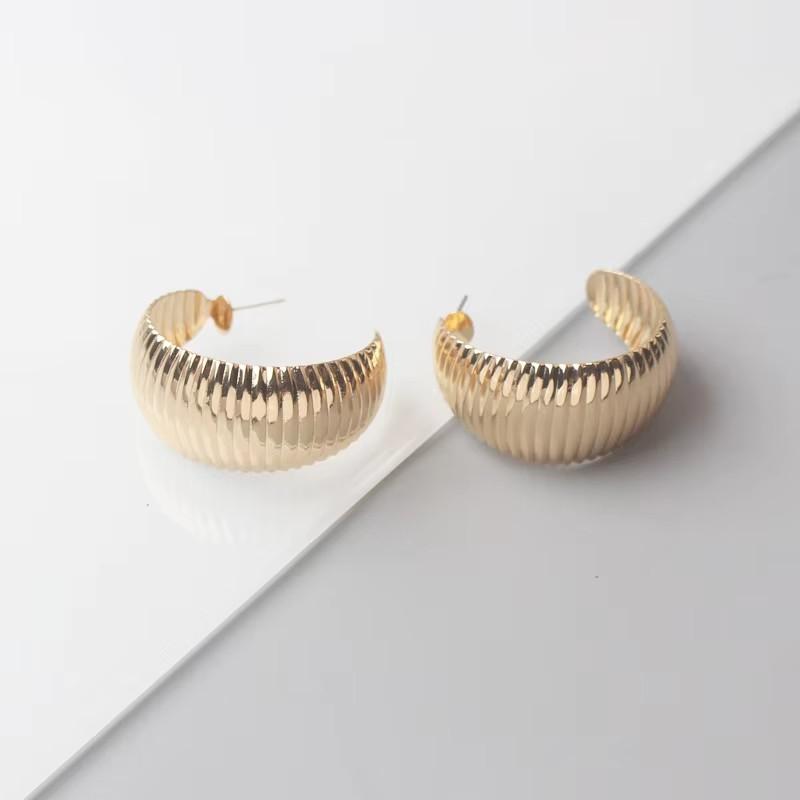 Gold Metal Dangle Earrings Punk Personality C-shaped Women Drop Earrings Hollow Geometric Statement Fashion Ear Jewelry