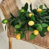 Rami con Limoni Artificiali Steli di Verde Finto con Frutti di Limone Realistici Piante di Limone Finte Realistiche per Decorazione Tavolo Cucina Casa Fiore
