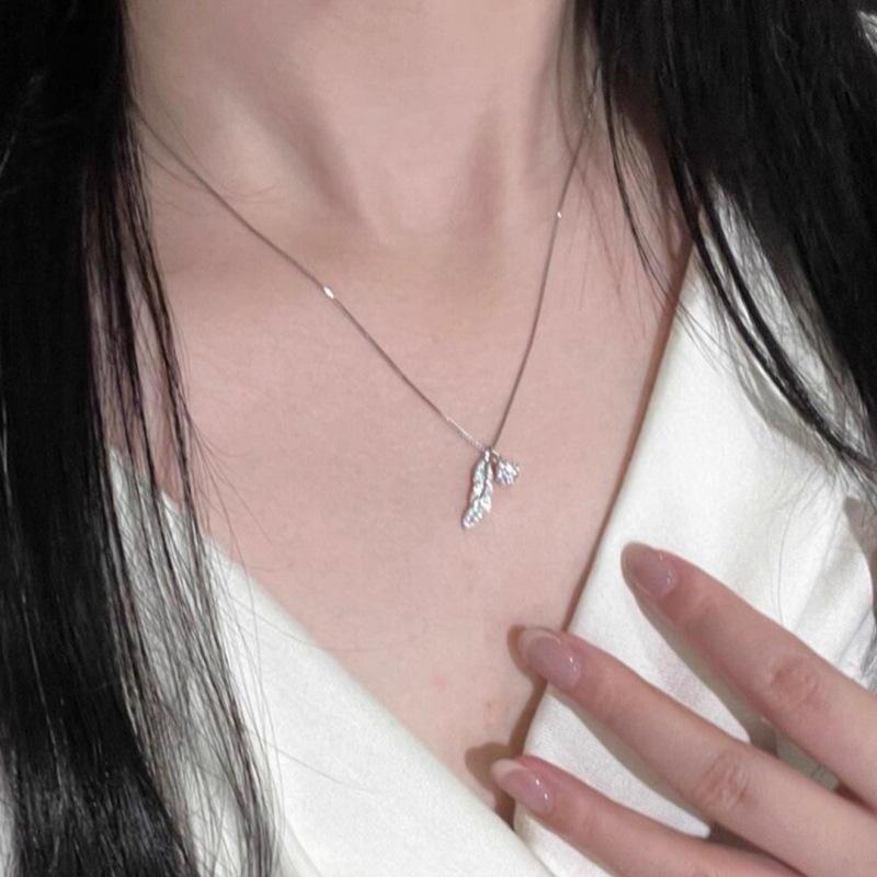 S925 Silver Feather Necklace Moissanite Pendant Simple Elegant Light Personality Collarbone Chain