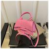 Trend niche design messenger bag personality 2024 this year popular portable small bag women's new casual shoulder bag