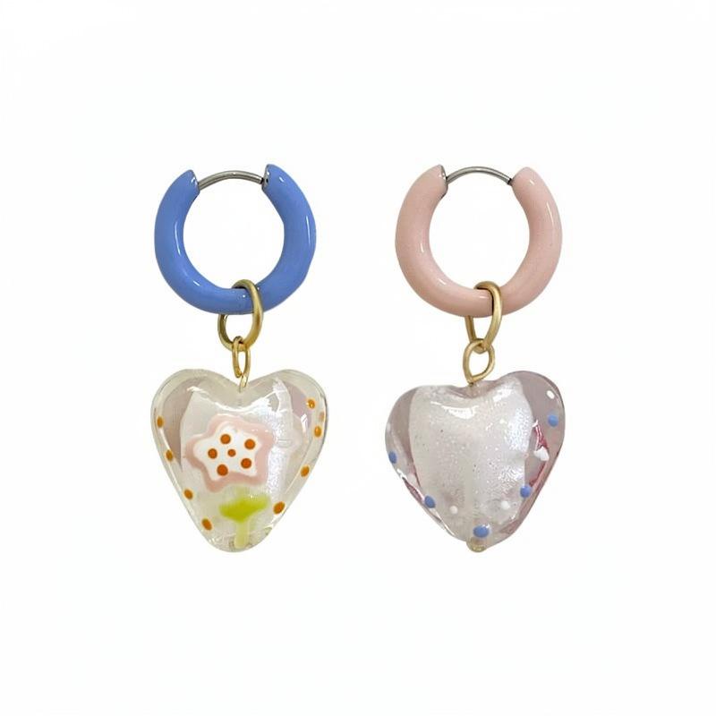 Fresh and Delicate, Delicate Glass Heart-shaped Earrings, Exuding Sweetness and Personality, Unique Design, Niche Earrings for Women.