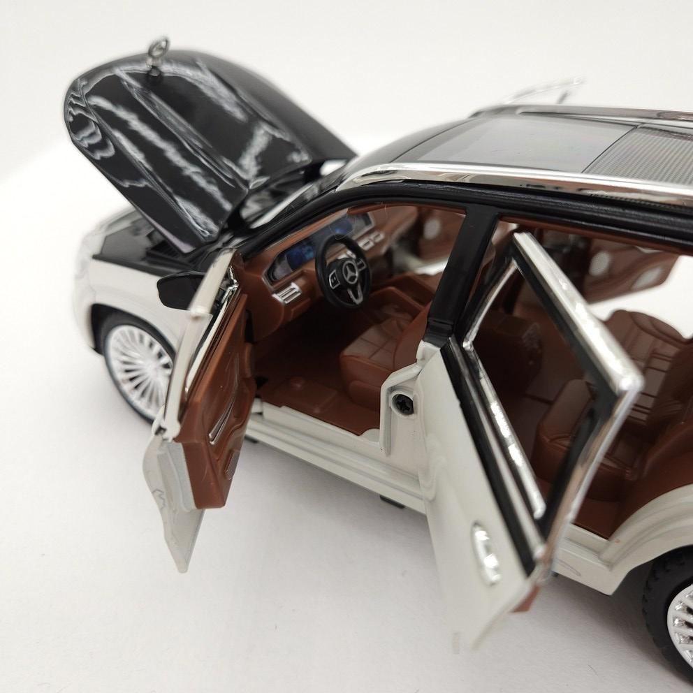 Exquisite 1:24 Scale Mercedes-Benz Maybach SUV Die-cast Model - Black & White Edition
