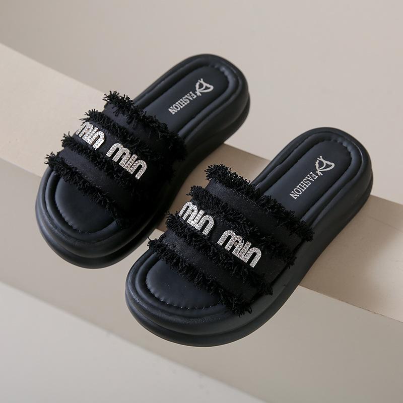 

Французский темперамент маленький ароматный ветер толстая подошва крутые тапочки женские лето 2025 новые ощущение высокого класса наступаешь на говно бахрома из страз s 41 чёрный