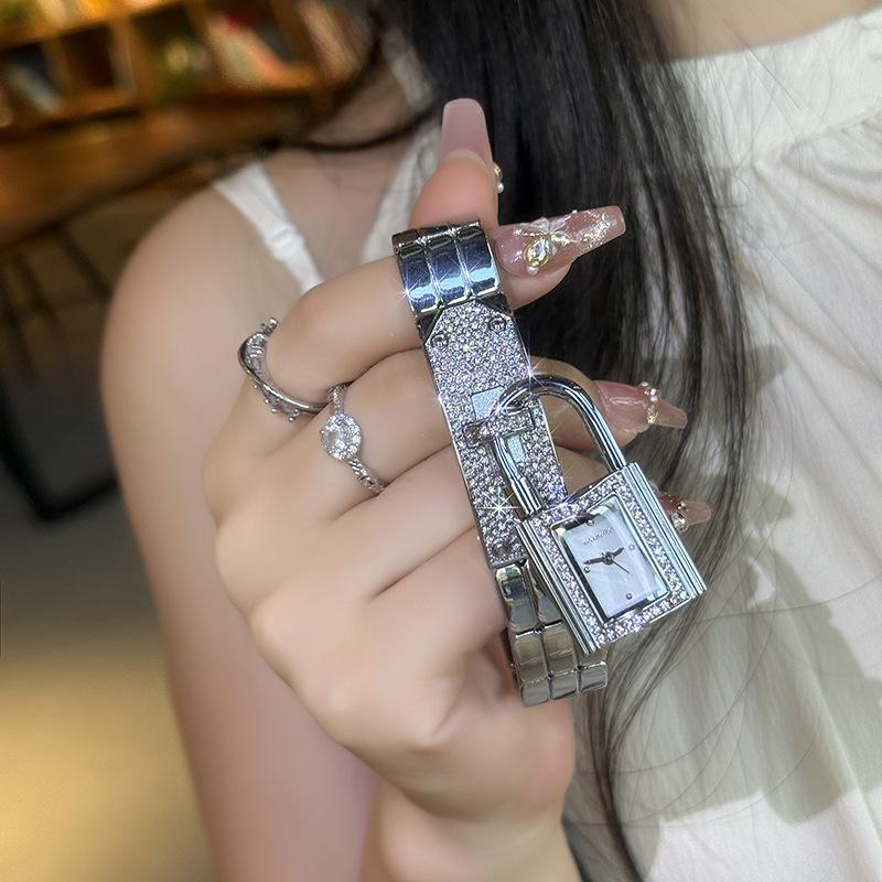 Bracelet Montre Bracelet Serrure Concave Personnalité Féminine Créative Pendentif Diamant Montre Serrure Montre Quartz Féminine