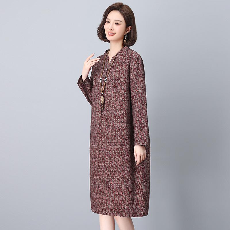 2025 New Style V-Neck Printed Dress for Women - Age-Reducing, Belly-Covering, Loose Casual Wear for Middle-Aged Moms in Spring & Autumn