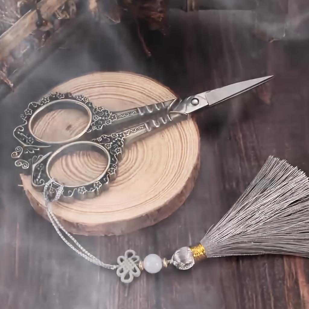 Vintage Embroidery Scissors For Women's Eyebrows And Eyelashes, With A 4.7-inch Petal Design. Sharp Fabric Cutting Scissors, Stainless Steel Nose