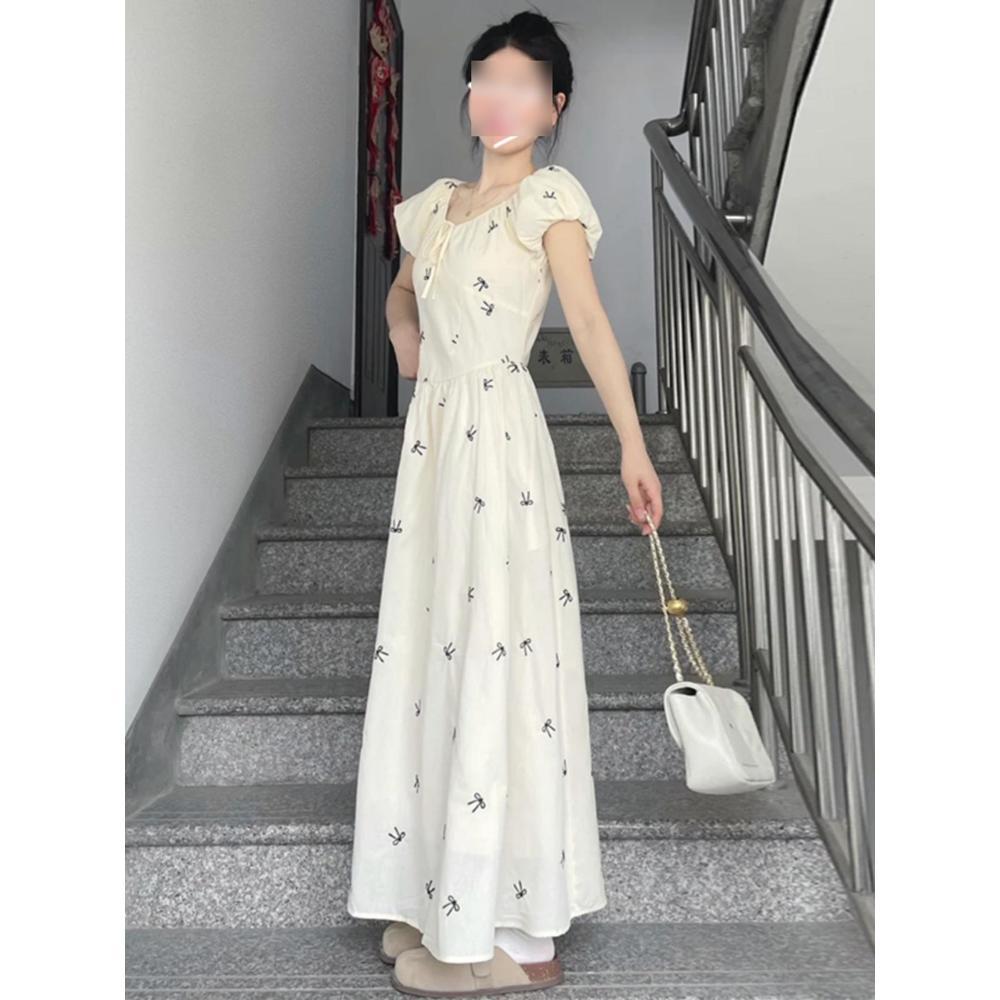 

Цветочное платье на бретелях детское лето 2025 новое темпераментное платье с завышенной талией для фигуры типа «груша» XL- (recommended 110-60kg)