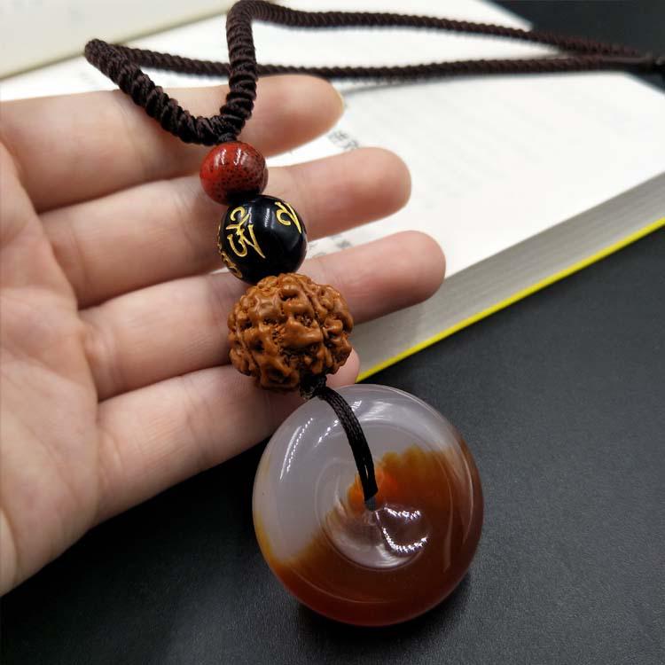 Náhrdelník s jantárovým príveskom v etnickom štýle, retiazka na sveter