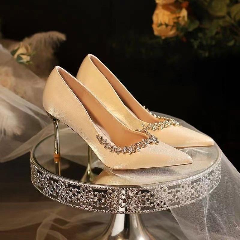 

Fashion Spring New Thin Heel Shoes Women Fashion Pointy Shallow Mouth Glitter Slip-on Waterproof Anti-slip Wear-resistant High Heels 34