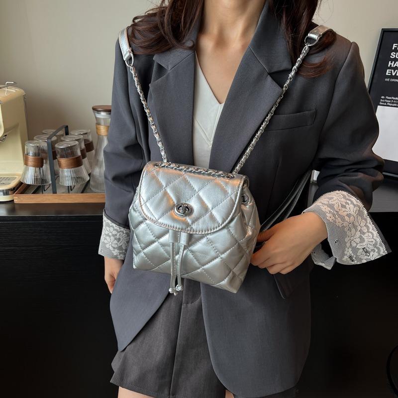 Rhombus chain backpack women's fashion versatile niche high-value school bag bucket bag lightweight small backpack