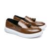 Men's shoes foreign trade new leather shoes fashion men's trend loafers retro foot tassel shoes groom wedding shoes