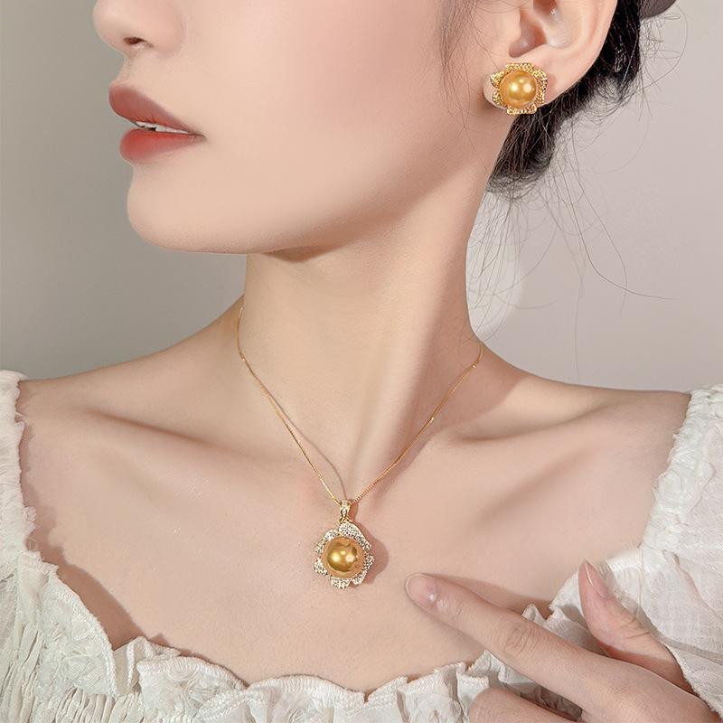 Accessories Necklace Earrings Women'S Pearl Set Premium Retro Imitation Nanyang Bead Goods Stud Earrings Pendant