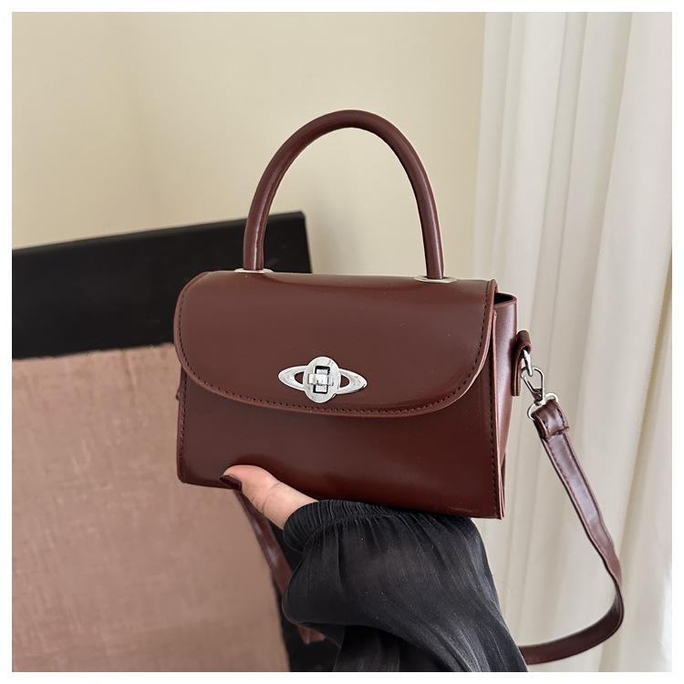 This Year's Popular Solid Color Large Capacity Spring and Summer 225 Casual New Retro Portable Shoulder Crossbody Small Square Bag Women