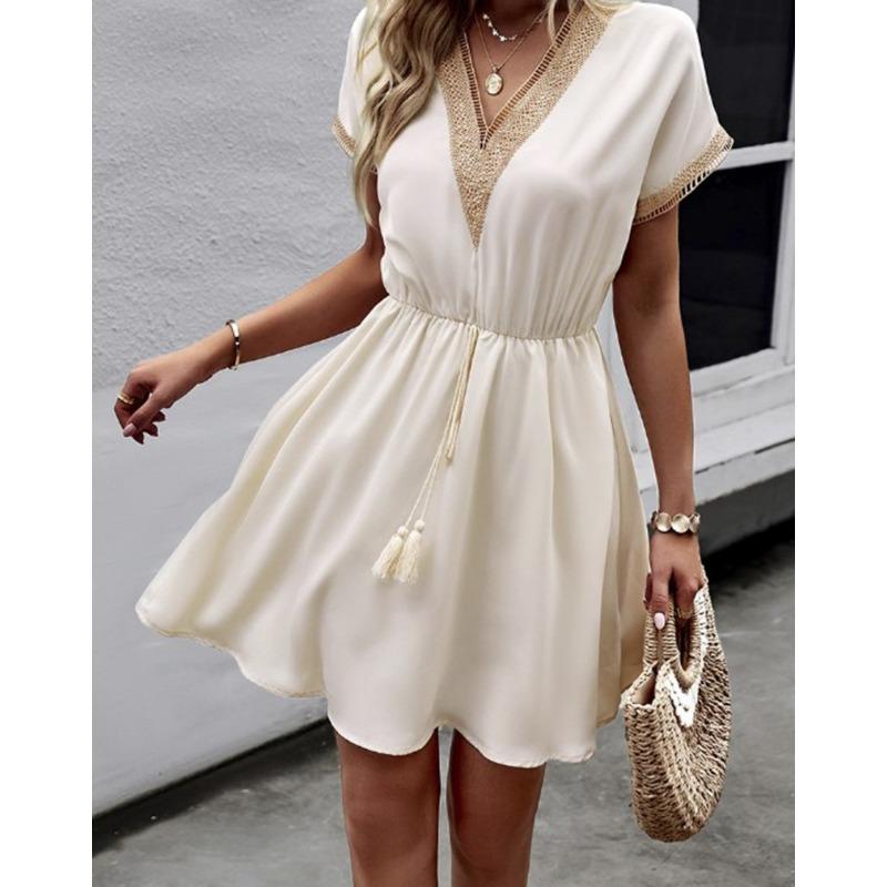 Solid Color Short Sleeved Lace V-neck Waist Cinched Dress