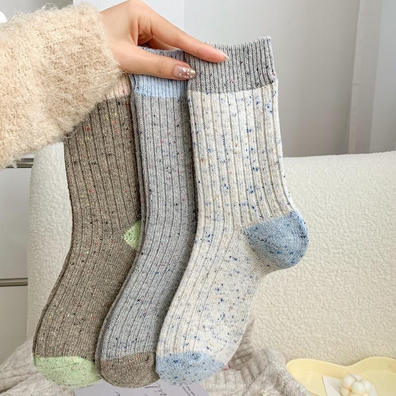 Women's Thickened Velvet Dot Yarn Cashmere Socks - Warm Mid-Tube Pile Style for Autumn and Winter.