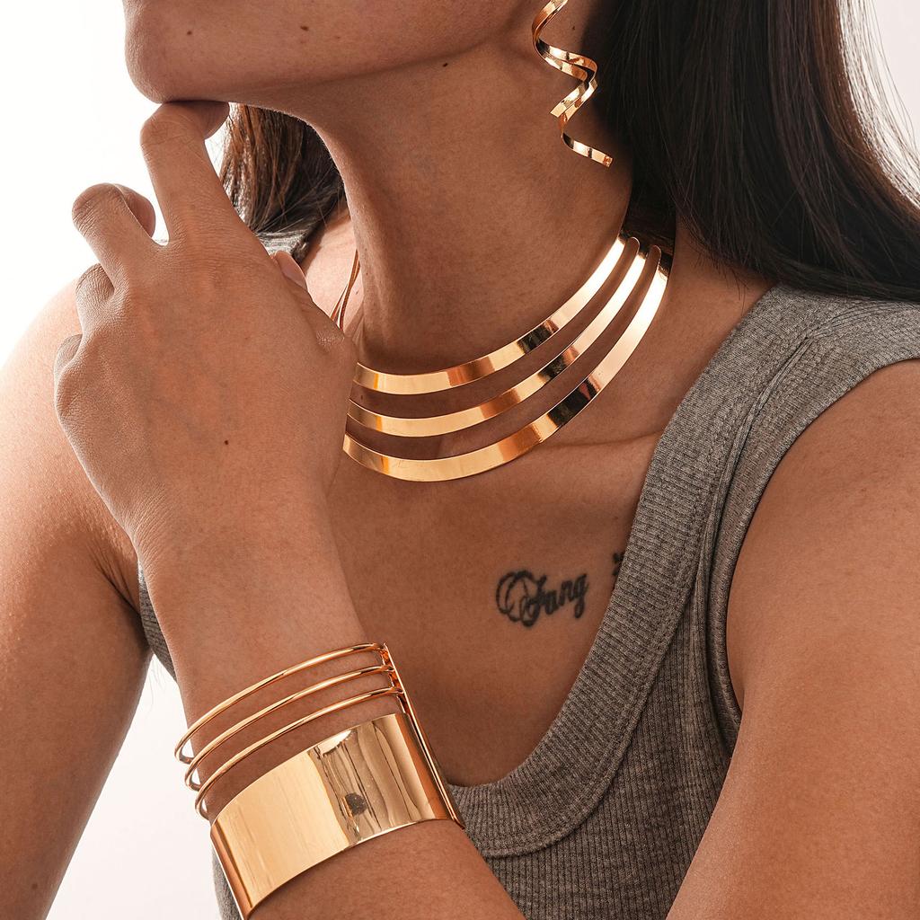 DIEZI Punk Gold Kupfer Farbe Choker Drehmomente Halskette Ohrringe Armreifen Set Für Frauen Mode Vintage Schlüsselbein Zirkon Set