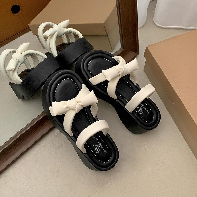 Internet celebrities popular versatile non-slip thick-soled slippers women's summer wear 2025 new white heightening cool slippers