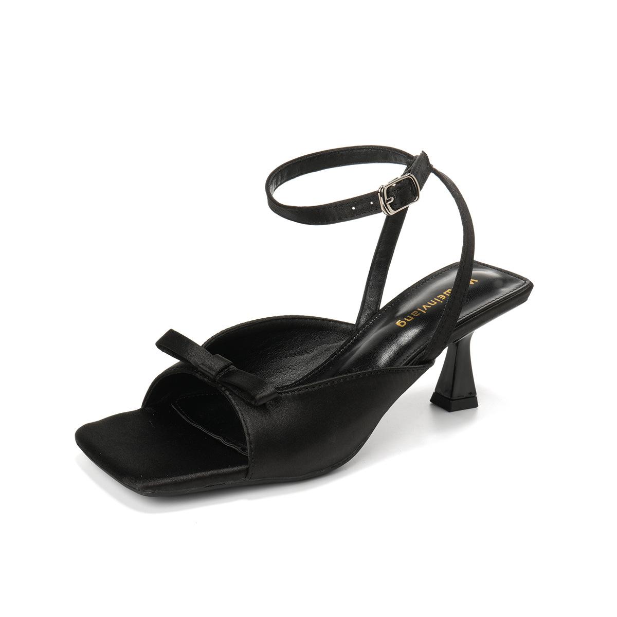 

Туфли на высоком толстом каблуке, новый летний ремешок на одно слово, ношение сандалий для женского лета 41 чёрный