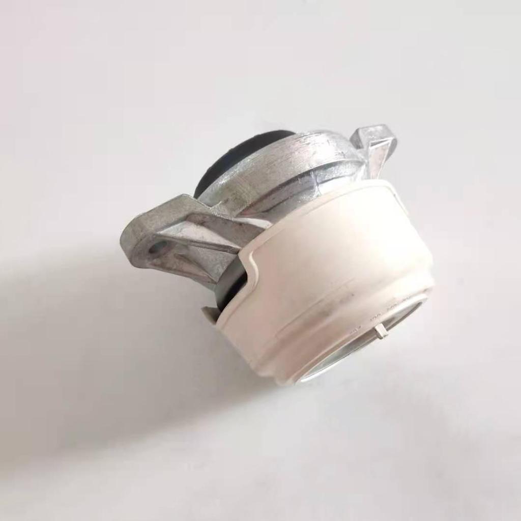 Mercedes-Benz W204/C204/C207 Engine Mount Pad (2042405617)