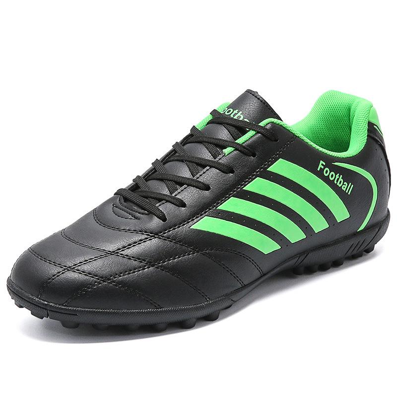 

Size 32-44 Kid Low Cut Soccer Shoes Adult Outdoor Running Sneakers Ultralight Sports Ultralight Sports Football Boots 44 чорний